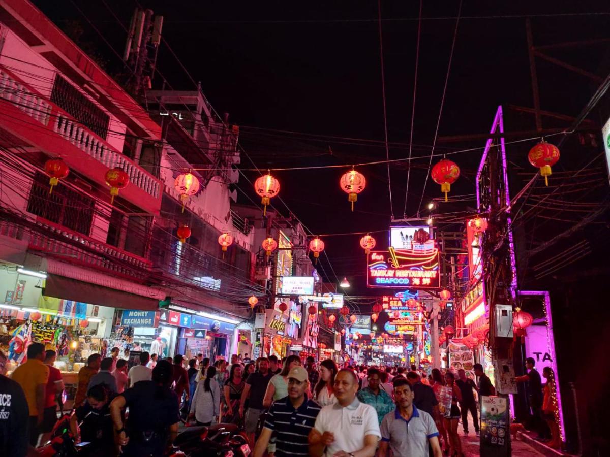 Walking Street Encore Hotel Pattaya Buitenkant foto